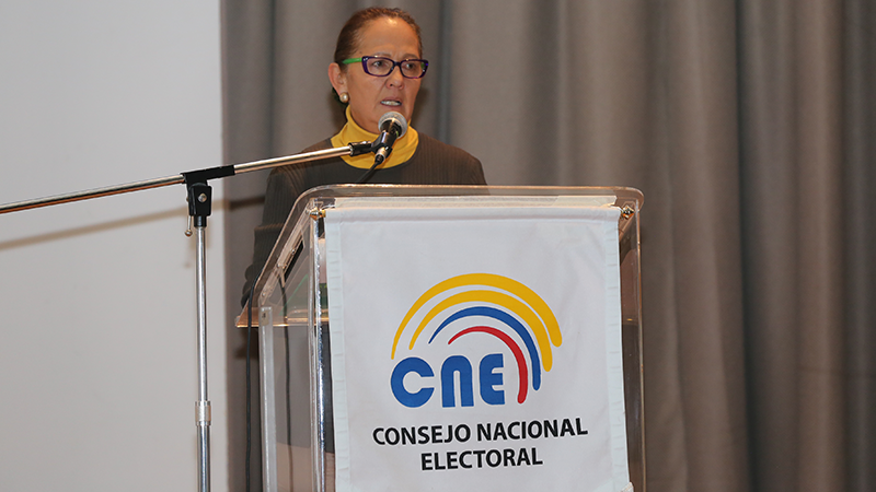 La ministra Cordero y titular del CNII invitó a las organizaciones políticas incorporar políticas para la igualdad intergeneracional.